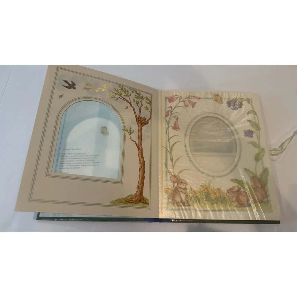 Baby Pictures photo album Book. VTG 1995 Holds 20 Photos Closes W/ Ribbon Bow